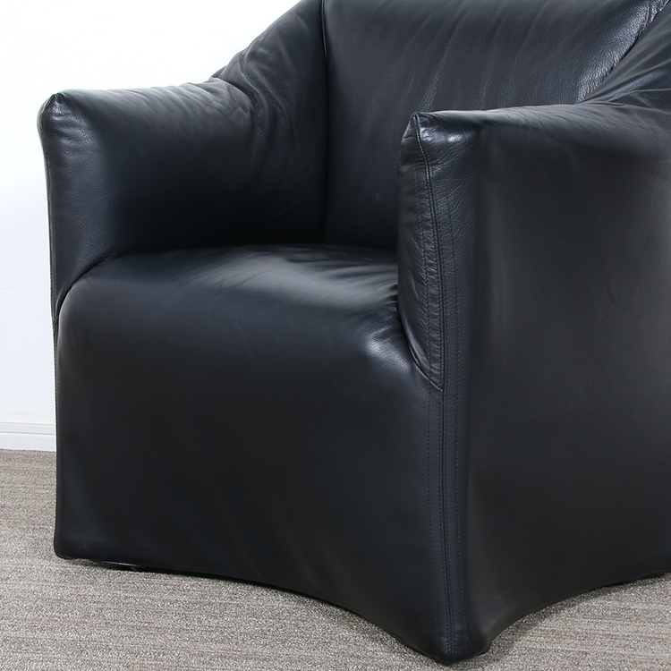 Cassina カッシーナ 684 ピッコラテンタツィオーネ ラウンジアームチェア FX黒本革 高価買取りしました！SELUNO セルノ