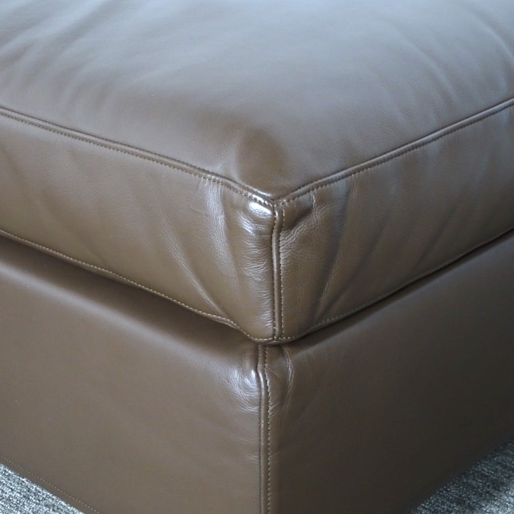 Cassina カッシーナ236 MISTER SOFA　236 ミスターシステムソファ ポリエステルパッディング  茶系FY本革京都府のお客様から買取依頼がありました。